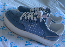 Baskets bleu clair ajouré étoiles devant semelle mi haute ton blanc MTNG 38