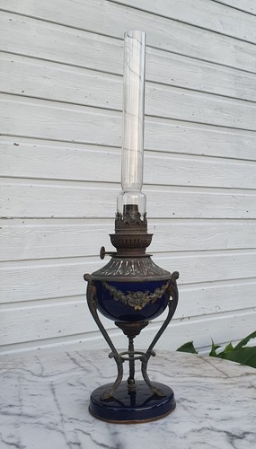 Ancienne lampe pétrole - ancienne,