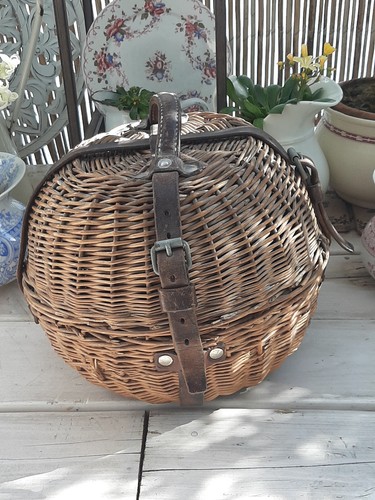 Très ancien panier - très,