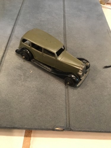 Dinky toy post - dinky,