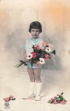 CP ENFANT COUPE CARRE CULOTTE COURTE AVEC MARGUERITES FLEURS