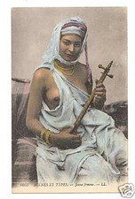 CPA/ JEUNE PROSTITUEE AU SEIN NU !!!