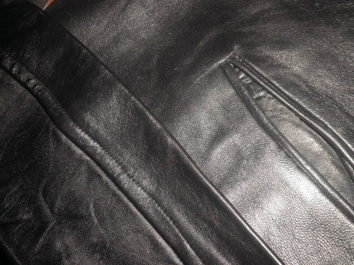 Veste peau noire taillée - peau,