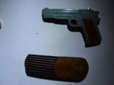pin badge arme gun cartouche egf mafco revolver rifle cartridge pistolet fusil