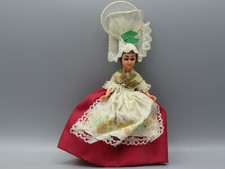 Poupée régionale 19 cm