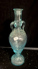 Ancienne carafe bleu soufflée à la bouche.