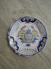 Ancienne assiette faïence de Rouen. Décor aux  cornes d'abondance