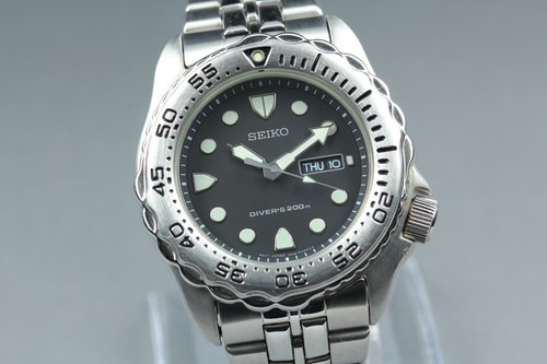 Presque comme neuve montre - [presque,