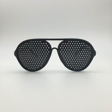 lunettes sténopéïques (ou lunettes à grille, ou lunettes à trous)  -  anti-myopi