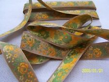 Ancien ruban en soie multicolore. Décor petites fleurs. N°138