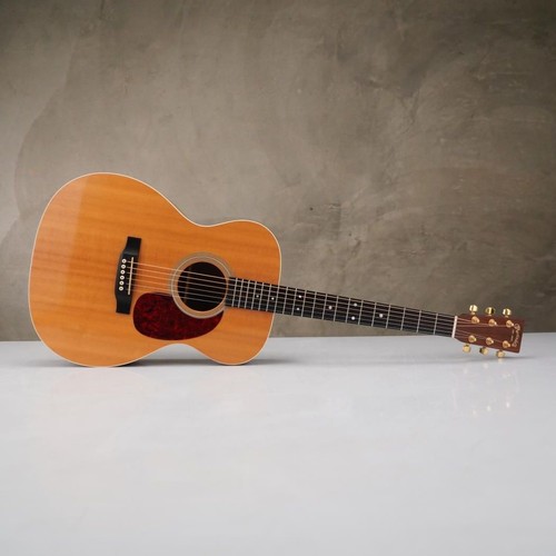 2010 martin custom - 2010, om-18
