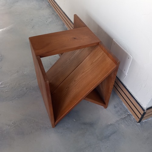 Table appoint modèle