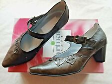 Chaussures en cuir marron