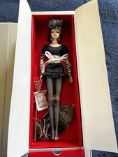 NU Face Making A Scene Erin