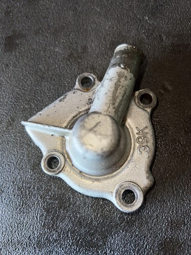 Carter pompe eau yamaha 80 - pompe, À