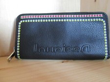 P Portefeuille DESIGUAL