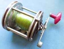 Gros moulinet de pêche en mer