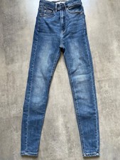 Jeans skinny femme ou ado. Stradivarius. Bleu. Taille 32 FR. Neuf.