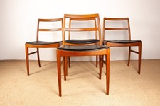 Suite de 4 chaises Danoises en Teck et cuir modèle 430 par Arne Vodder/Sibast.
