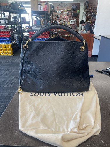 Auth louis vuitton artsy navy - auth,