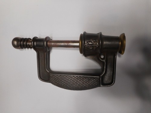 Ancienne bouchonneuse marque - ancienne,