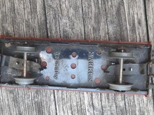 une benne basculante et un wagon à bords bas  Marklin