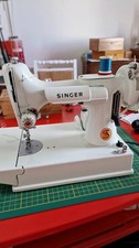 Machine À Coudre SINGER Featherweight Blanche 221k