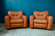 Paire de fauteuils club italiens cognac design vintage et Italian Modern