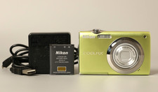 Appareil photo numérique Nikon COOLPIX S3000 vert 12MP 4x zoom avec batterie ...