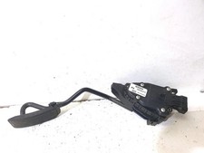 NISSAN PRIMERA P12 Pédale