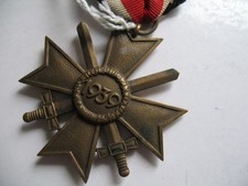 Croix de mérite 2è classe allemande bronze 1939 glaives ruban