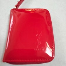 Miroir Yves Saint Laurent dans