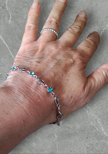 Bracelet argenté orné - , de