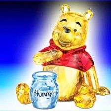 Figurine en cristal Swarovski Disney Winnie l'ourson avec décor de chambre Hu...