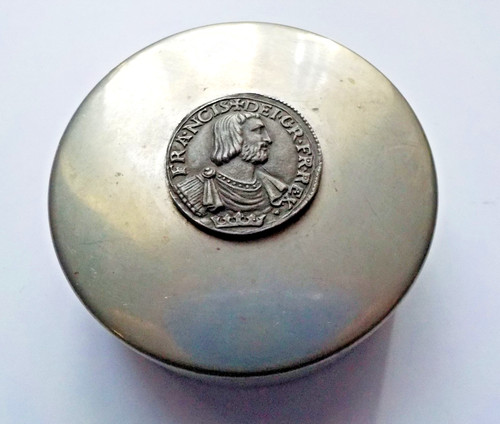 Boite étain avec repro - boite,