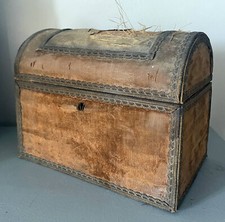 Ancienne malle à poupée bombée à restaurer miniature fin XIX°