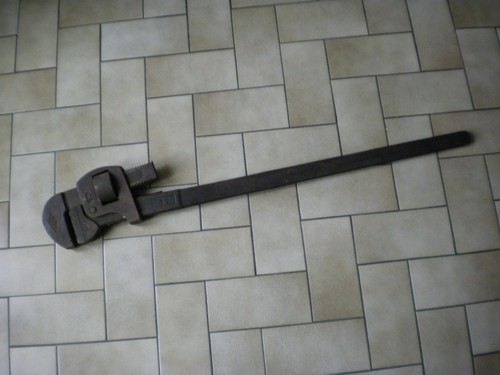 Outil ancien grande clé - ancien,,