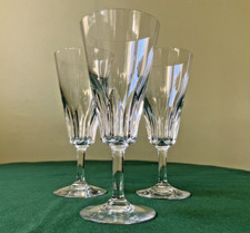 Lot de 3 flutes Champagne cristal Baccarat signés - Modèle Cassino - H : 15,6 cm