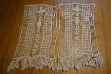 PAIRE D'ANCIENS  RIDEAUX EN FILET NOUE