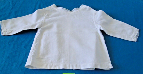 Ancienne brassière bébé