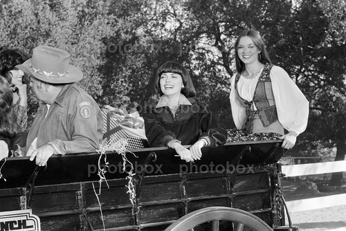 Mireille mathieu exclusive - *,