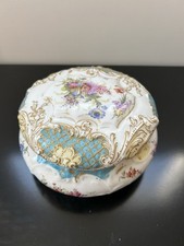 GROSSE BONBONNIÈRE EN PORCELAINE PEINTE LIMOGES? A Identifier 