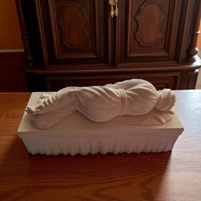 Statue en plâtre de la Sainte