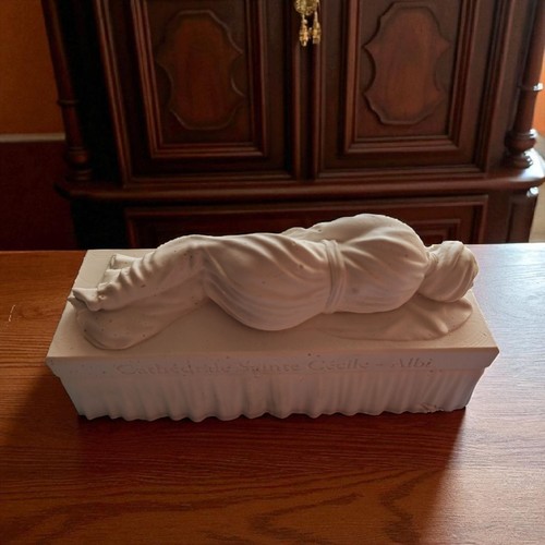 Statue plâtre la - de, sainte