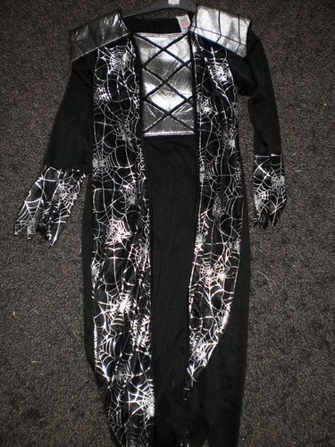 Superbe ROBE  HALLOWEEN