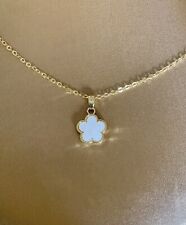 Collier Pendentif Fleur Blanche En Acier Inoxydable Et Plaqué Or 14k