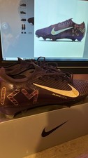 crampons foot nike mbappe