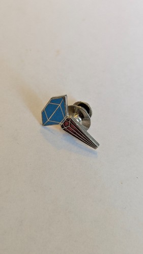 Rare pin badge loulou - pin's,