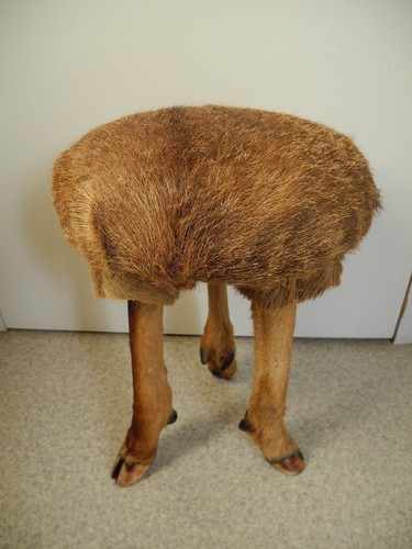 Tabouret tripode pattes cerf - tripode,