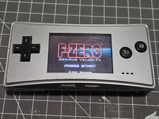 Nintendo Game Boy Micro Grise fonctionnelle, avec chargeur